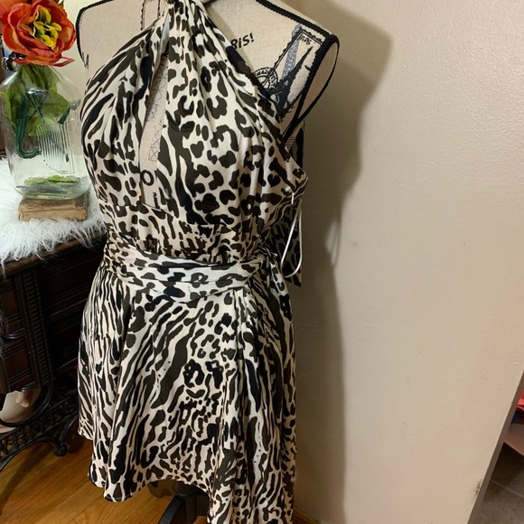 Banana Republic Silky Mini Halter Dress Womens Size 12P Leopard Print NWT - Picture 3 of 7
